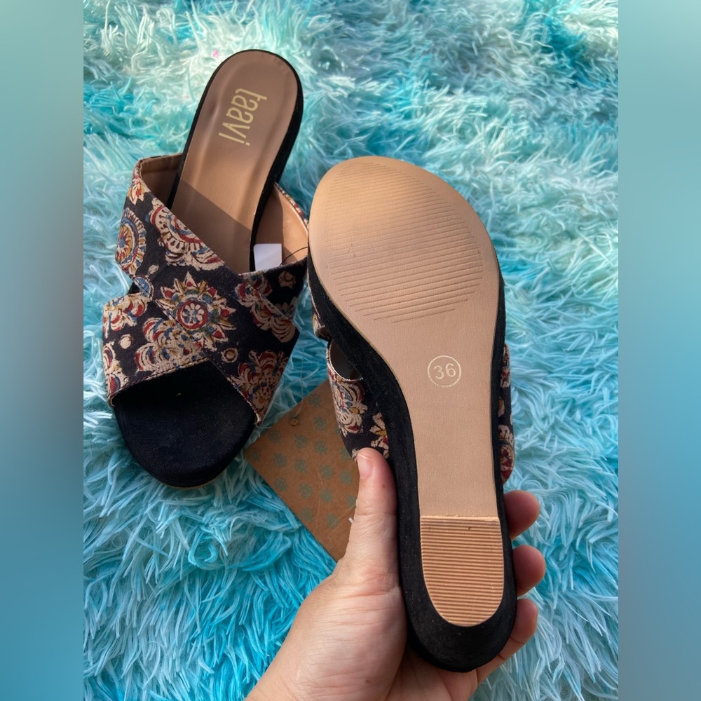 Taavi Black & Beige Ethnic Printed Open Tie Wedges - Picture 7 of 13